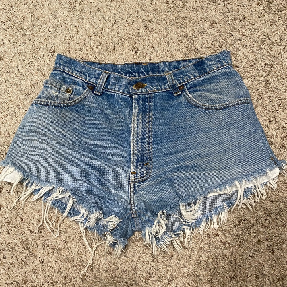 Vintage Levi shorts - fit like a size 25